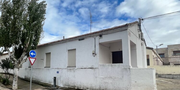 Cambio de ubicación: ‘El Roperito’ y dependencias de Acción Social se trasladan a la antigua casa de los maestros