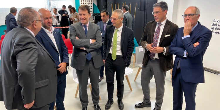 La Junta apuesta por invertir en investigación y tecnología con 438 millones presupuestados en I+D+i para 2023