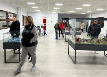 Más de 500 personas visitan la I Feria de Miniaturas de juegos de estrategia en Villares