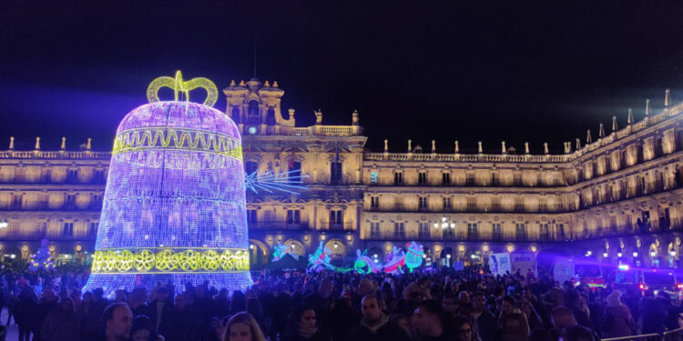 Las calles de Salamanca se llenan de magia e ilusión con la llegada de la ‘Cabalgaza’ de Papá Noel