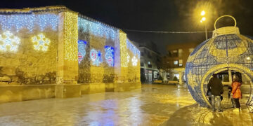 El encendido navideño inaugura la Navidad en Carbajosa