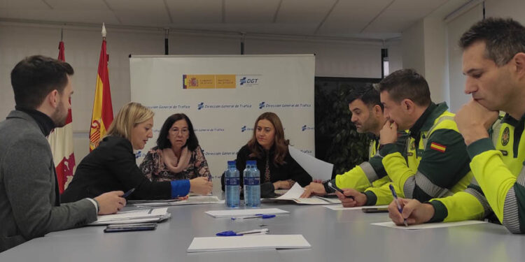 La delegación del Gobierno regional y la DGT presentan una campaña para luchar contra el alcohol y las drogas en un puente que prevé 1,4 millones de desplazamientos por carretera