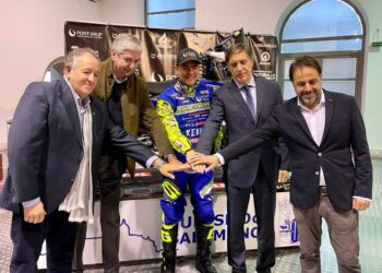 Salamanca muestra su apoyo a Lorenzo Santolino para afrontar el Rally Dakar