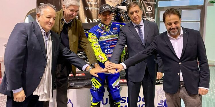 Salamanca muestra su apoyo a Lorenzo Santolino para afrontar el Rally Dakar