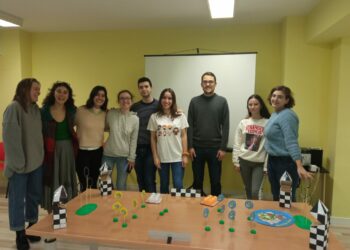 Escalada, patinaje sobre hielo, juegos de mesa o taller de galletas de Navidad, algunas de las actividades del programa ‘Dinamiza Joven’