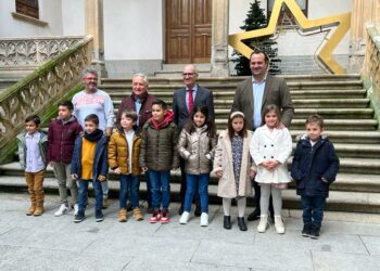 La Diputación entrega a los escolares de la provincia los premios del VIII Concurso Infantil de Postales Navideñas