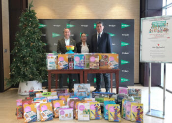 El Corte Inglés entrega a Cruz Roja los juguetes recibidos con la campaña ‘Sus derechos en juego’