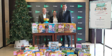 El Corte Inglés entrega a Cruz Roja los juguetes recibidos con la campaña ‘Sus derechos en juego’