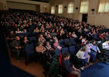 El espíritu solidario se viste de flamenco en la gala navideña de la Asociación A Bailar a beneficio de Aspace
