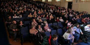 El espíritu solidario se viste de flamenco en la gala navideña de la Asociación A Bailar a beneficio de Aspace