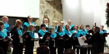 Los villancicos llegan a la parroquia de Santa Marta con el recital navideño del coro ‘Nuevos Aires del Tormes’