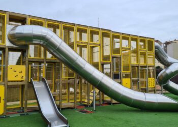 La inversión de 174.300 euros da un nuevo aspecto a la Plaza de la Concordia