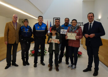 El dibujo de Tiago Pérez ilustra las postales de Navidad de la Policía Local