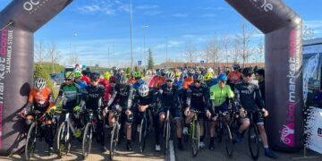 Continúa viva la tradición con la V Carrera del Pavo que ha congregado a 200 ciclistas