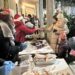 El chocolate solidario reúne a medio millar de vecinos para comenzar juntos las celebraciones navideñas