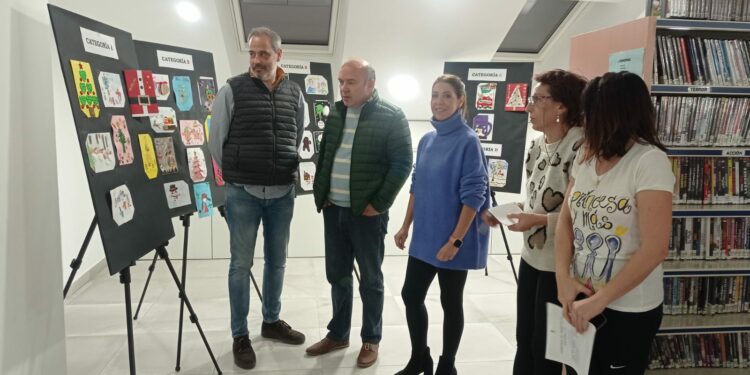 Los ganadores del IV Concurso de Tarjetas de Navidad y el chocolate solidario marcan el inicio de las actividades navideñas en Castellanos