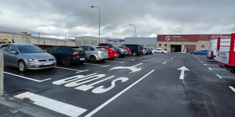 Abierto y en uso el nuevo aparcamiento del polígono industrial