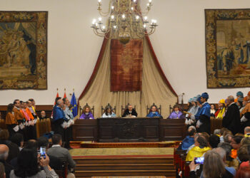 La USAL celebra la festividad de Santo Tomás con la lección magistral de la investigadora María Victoria Mateos y la investidura de los nuevos doctores