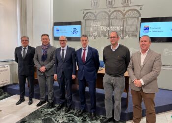 Los vecinos de los pueblos ya pueden pagar sus tributos a través de los carteros