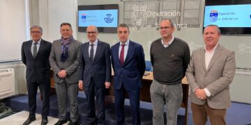 Los vecinos de los pueblos ya pueden pagar sus tributos a través de los carteros