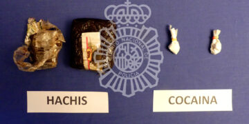 Detenidos un hombre y una mujer con 2 gramos de cocaína y 92 gramos de hachís