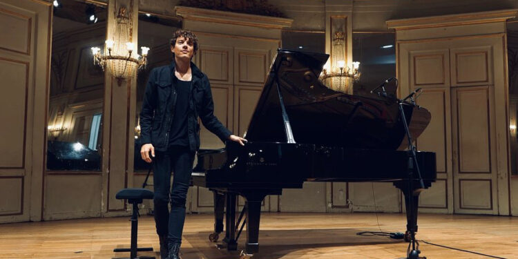 El pianista Francesco Tristano mostrará en el DA2 su espectáculo musical