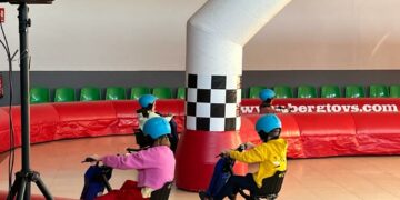 Los niños muestran sus habilidades al volante con los ‘Krazy Karts’