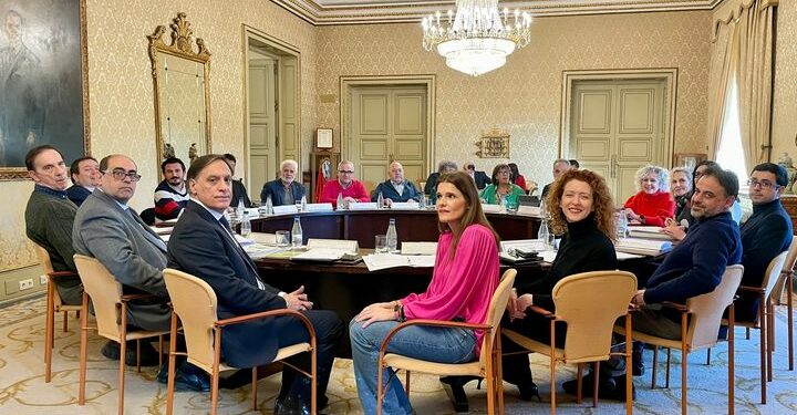 El alcalde presenta a los agentes sociales las principales líneas del presupuesto de 2023