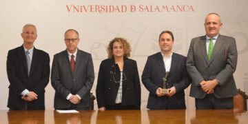 Héctor Peinado recibe el XII Premio Nacional de Investigación en Cáncer ‘Doctores Diz Pintado’