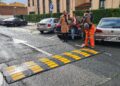 Las instalación de bandas reductoras de velocidad aumentará la seguridad vial en Los Alcaldes y Puente Ladrillo