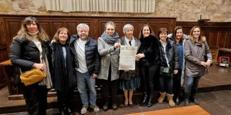 La Real Academia de Medicina de Salamanca inicia el curso con la toma de posesión de Enrique Battaner como presidente de honor y la entrega de premios de investigación anuales