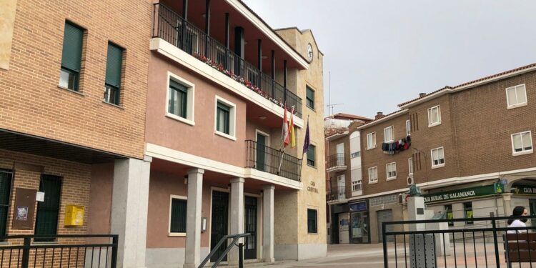 El Ayuntamiento mantiene la rebaja del 30% en las tarifas de las tasas de agua, alcantarillado y basura y hasta el 90% en el IBI para familias numerosas