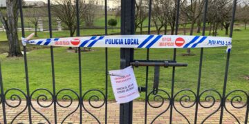 El temporal y las fuertes rachas de viento obligan a cerrar el acceso al Prado de la Vega