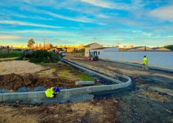 Las obras para concluir la urbanización del entorno de la Vía Verde ya están en marcha