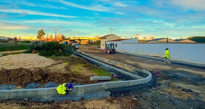 Las obras para concluir la urbanización del entorno de la Vía Verde ya están en marcha