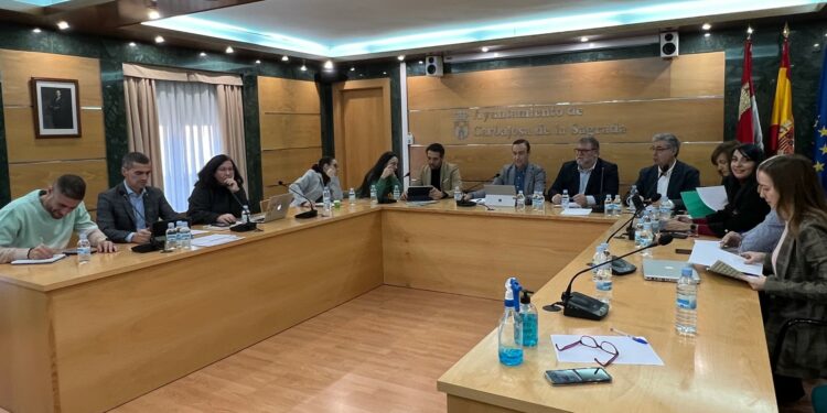 Carbajosa aprueba su mayor presupuesto con 7.348.470 euros y mantendrá congeladas las tasas e impuestos, a pesar del aumento del gasto municipal en energía y agua