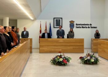 El pleno condena la muerte violenta de la mujer asesinada el pasado día 5 en el municipio