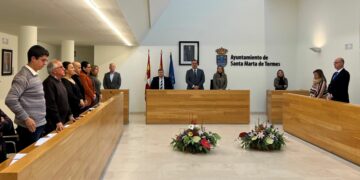 El pleno condena la muerte violenta de la mujer asesinada el pasado día 5 en el municipio