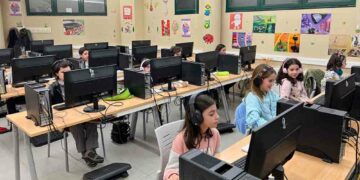 Una veintena de niños participan en los talleres de apoyo escolar organizados por el Ayuntamiento