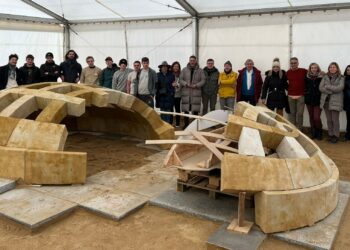 La bóveda elíptica del siglo XVIII tallada en piedra de Villamayor ya es una realidad