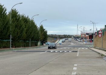 Los nuevos pasos sobreelevados continúan las actuaciones para reordenar el tráfico y seguir impulsando la renovación del polígono industrial