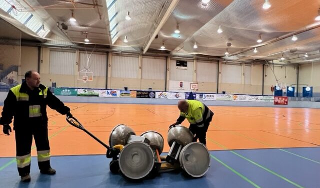 Villares renueva las 68 luminarias de las instalaciones deportivas municipales por luces led