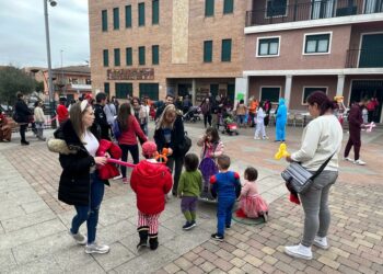 Juegos, música y animación en la Feria de Carnaval de CiberCarba