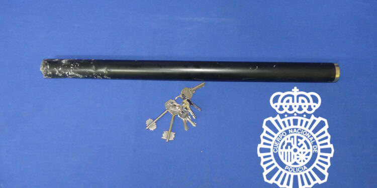 Detenido un hombre por romper el cristal de la puerta de un bar