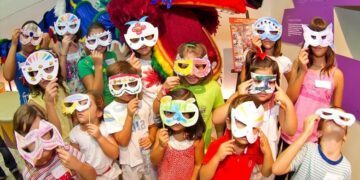 Talleres de cocina, de gafas, cuentacuentos, semicolonias y una gran fiesta de disfraces completan las actividades infantiles de Carnaval