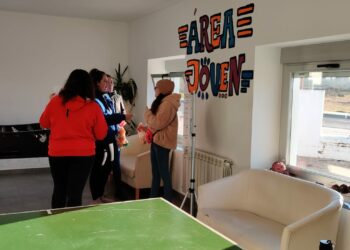 Los jóvenes de Santa Marta juegan y aprenden en el Día de la Mujer y la Niña en la Ciencia