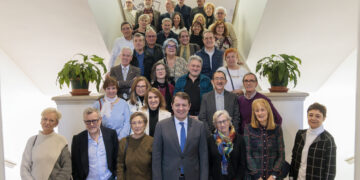 La gratuidad en la educación para el tramo de 1 a 2 años afectará a unos 12.000 niños y supondrá un ahorro de 2.000 euros por alumno