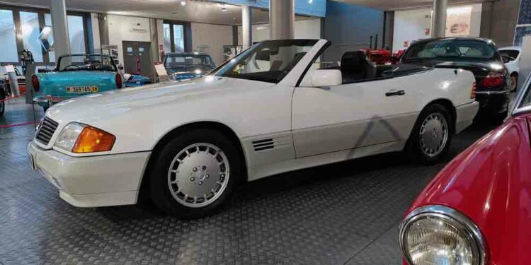 El Mercedes 300 SL que perteneció a Zacarías González se expone en el MHAS