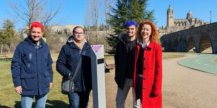 Monolito junto al Tormes para recordar los derechos del colectivo LGTBI+