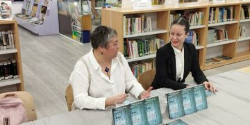 Rosana Sánchez presenta en la Biblioteca Antonio de Nebrija su obra ‘Azul Miranda’